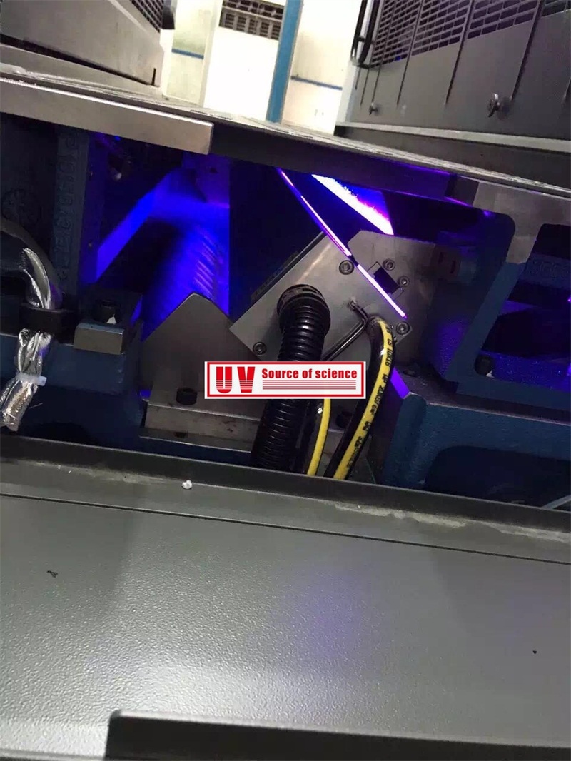 UV׃